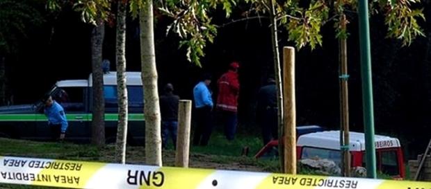 Durante a perseguição policial o suspeito atirou-se ao rio acabando por se afogar Durante a perseguição policial o suspeito atirou-se ao rio acabando por se afogar