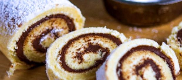 Gustoso rotolone alla nutella, facile e veloce da preparare Gustoso rotolone alla nutella, facile e veloce da preparare