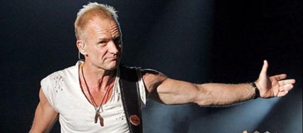 Il Bataclan riapre con un concerto di Sting Il Bataclan riapre con un concerto di Sting