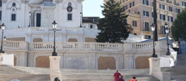 La scalinata di Trinità dei Monti subito dopo il restauro (Foto fonte web) La scalinata di Trinità dei Monti subito dopo il restauro (Foto fonte web)