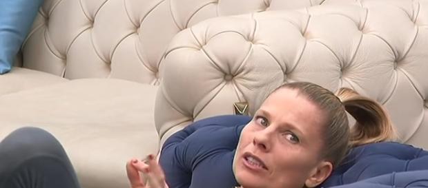 Laura Freddi ha messo Valeria Marini al primo posto tra i più fastidiosi della casa. Laura Freddi ha messo Valeria Marini al primo posto tra i più fastidiosi della casa.