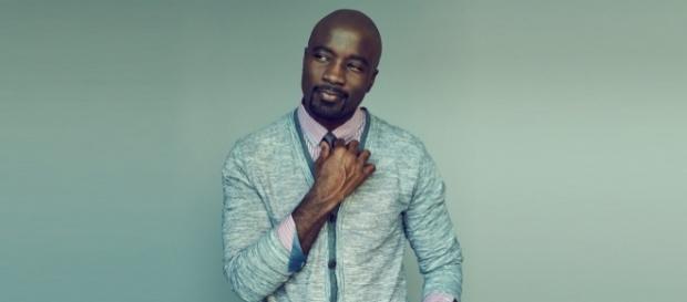 Mike Colter é considerado um dos homens mais bonitos da atualidade Mike Colter é considerado um dos homens mais bonitos da atualidade
