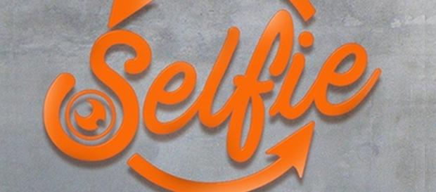 Selfie Le cose Cambiano con Simona Ventura e Stefano de Martino Selfie Le cose Cambiano con Simona Ventura e Stefano de Martino