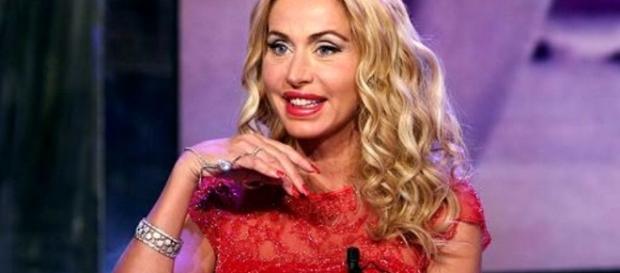 Valeria Marini è stata attaccata da Stefano Bettarini e Laura Freddi al "Grande Fratello Vip" Valeria Marini è stata attaccata da Stefano Bettarini e Laura Freddi al "Grande Fratello Vip"