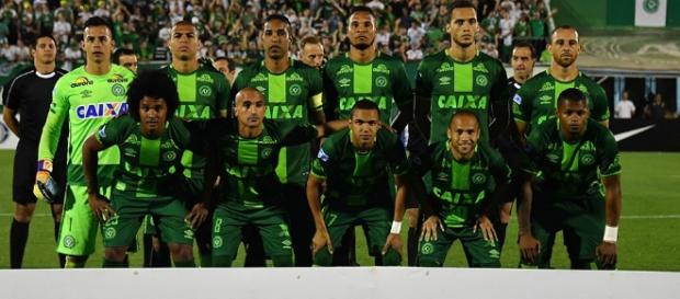 Além dos jogadores, jornalistas conhecidos nacionalmente faleceram Além dos jogadores, jornalistas conhecidos nacionalmente faleceram