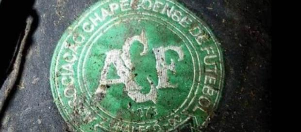 Chapecoense - O futebol está de luto Chapecoense - O futebol está de luto