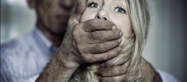 Il paese sta vivendo una recrudescenza dei crimini contro le donne. Il paese sta vivendo una recrudescenza dei crimini contro le donne.