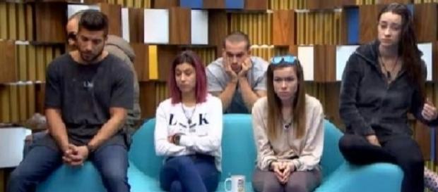 La tensión en la casa provocó una reprenda de parte del Super La tensión en la casa provocó una reprenda de parte del Super