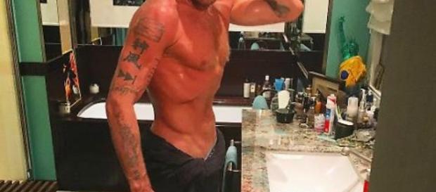 Le vicende di Lapo fanno il giro del web Le vicende di Lapo fanno il giro del web