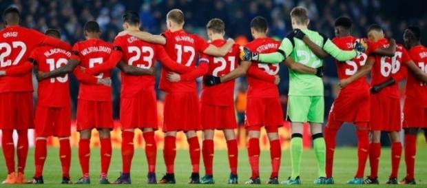 Liverpool e Leeds United homenagearam o Chapecoense (Foto: Reuters/Phil Noble) Liverpool e Leeds United homenagearam o Chapecoense (Foto: Reuters/Phil Noble)