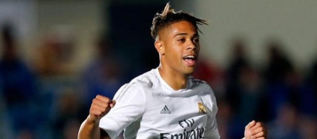 Mariano Díaz celebrando uno de sus tres goles del encuentro Mariano Díaz celebrando uno de sus tres goles del encuentro