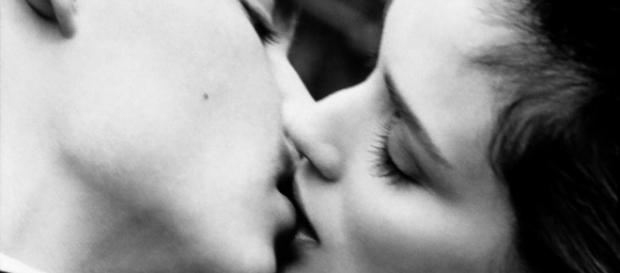 O beijo de cada signo e com quem eles combinam O beijo de cada signo e com quem eles combinam