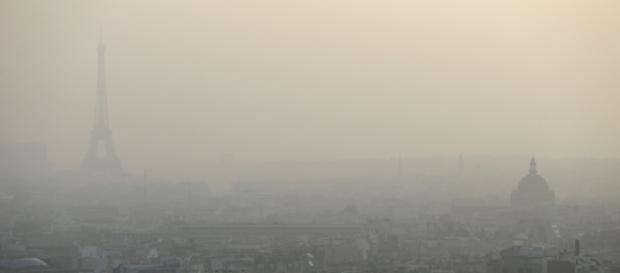 Pic de pollution à Paris: le stationnement résidentiel gratuit - bfmtv.com Pic de pollution à Paris: le stationnement résidentiel gratuit - bfmtv.com