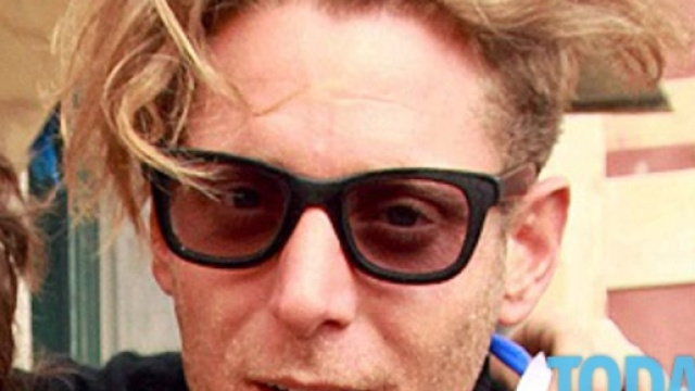 Lapo Elkan sorprende Uma Thurman con un bacio appassionato - today.it