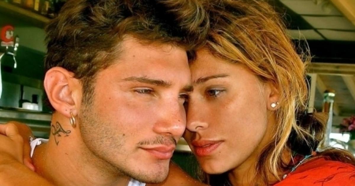 Belen Rodriguez Sempre Sensuale Su Facebook Stefano De Martino Chi è La Sua Fidanzata