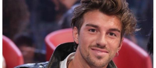 Andrea e Giulia ospiti a 'Verissimo': il matrimonio e l'isola dei famosi. Andrea e Giulia ospiti a 'Verissimo': il matrimonio e l'isola dei famosi.