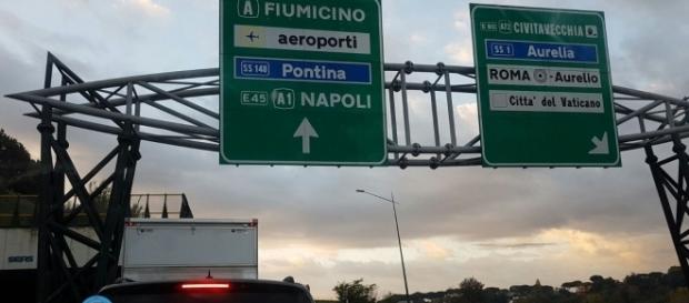 Traffico paralizzato a causa di un incidente mortale Traffico paralizzato a causa di un incidente mortale