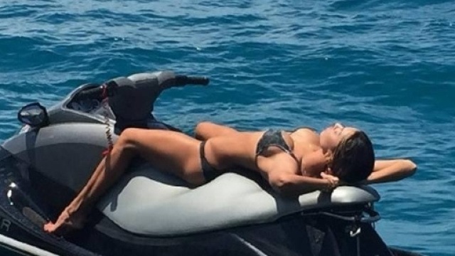 Belen e Boriello ecco le foto del ritorno di fiamma ad Ibiza ... - fareidituttoper.com