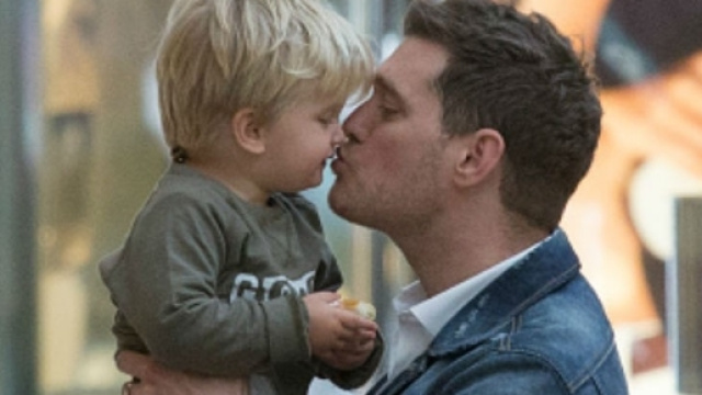 Michael Bubl&eacute; e suo figlio Noah