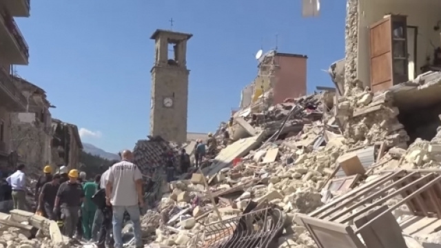 Sono passati due mesi dalla distruzione di Amatrice e la situazione resta drammatica.
