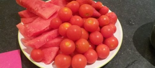 Alimenti per combattere le rughe: pomodori, spinaci e cavoli al top