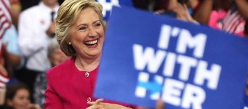 Il responsabile della campagna elettorale della Clinton al centro di uno scandalo per essere stato invitato a cene "particolari".