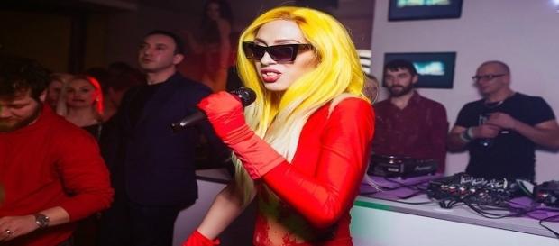 Alexandra Gúseva, la Lady Gaga rusa. Alexandra Gúseva, la Lady Gaga rusa.