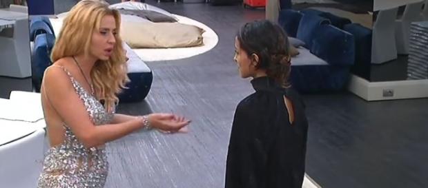 Faccia a faccia tra Valeria Marini e Mariana Rodriguez: ecco cosa ... - novella2000.it Faccia a faccia tra Valeria Marini e Mariana Rodriguez: ecco cosa ... - novella2000.it
