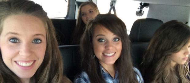 Jinger Duggar with her sisters (Photo via Duggar Family/Facebook) Jinger Duggar with her sisters (Photo via Duggar Family/Facebook)