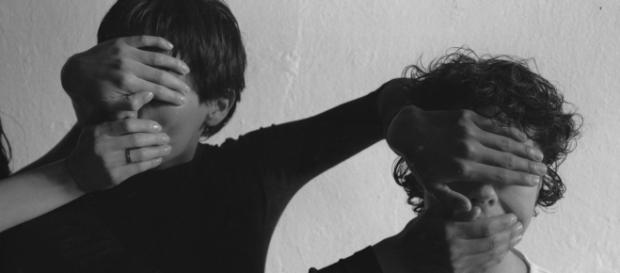 Proteggiamo i bambini dalla violenza Proteggiamo i bambini dalla violenza