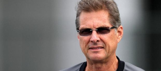 Treinador está a poucos jogos no time, mas já é pressionado por resultados melhores Treinador está a poucos jogos no time, mas já é pressionado por resultados melhores