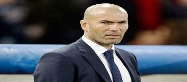 Zinedine Zidane, do Real Madrid é o favorito Zinedine Zidane, do Real Madrid é o favorito