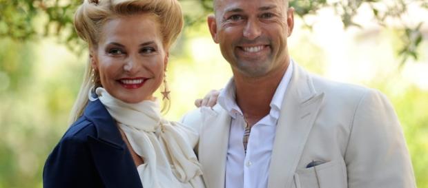 Simona Ventura ha attaccato Bettarini sulle pagine del "Corriere della Sera" Simona Ventura ha attaccato Bettarini sulle pagine del "Corriere della Sera"