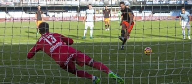 Gol de Dani Parejo desde los once metros. Foto: http://www.mundodeportivo.com Gol de Dani Parejo desde los once metros. Foto: http://www.mundodeportivo.com