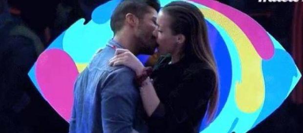 Gran Hermano 17: Al fín, Meritxell y Alain se besan ... - elconfidencial.com Gran Hermano 17: Al fín, Meritxell y Alain se besan ... - elconfidencial.com