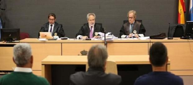 Salvador Alba, Emilio și Carlos Moya Vielba într-un proces Salvador Alba, Emilio și Carlos Moya Vielba într-un proces