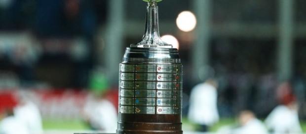 Taça da Copa Libertadores, obsessão do Palmeiras Taça da Copa Libertadores, obsessão do Palmeiras