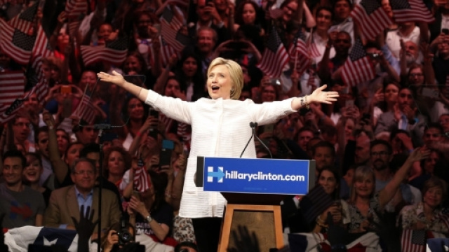 la Clinton e il dossier emailgate: procedimento archiviato