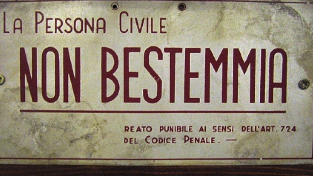 Multa per chi bestemmia su Facebook.