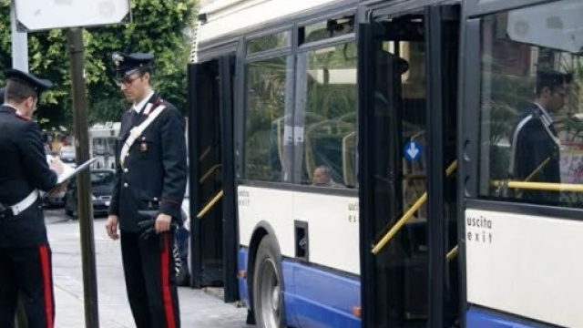 Palpeggia" le vittime sull'autobus, arrestato borseggiatore in via ... - palermotoday.it