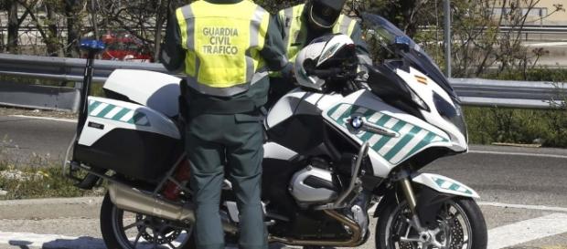 Agentes de los GRS han sido destinados control de carreteras secundarias Agentes de los GRS han sido destinados control de carreteras secundarias