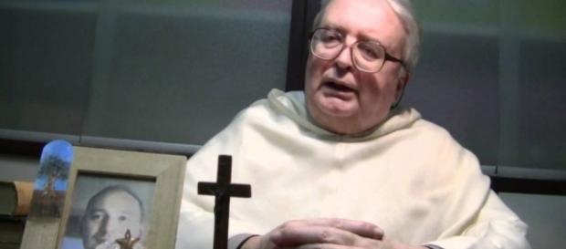 Dopo padre Cavalcoli tocca al 'ministro del Vangelo' indicare dio come responsabile del terremoto Dopo padre Cavalcoli tocca al 'ministro del Vangelo' indicare dio come responsabile del terremoto