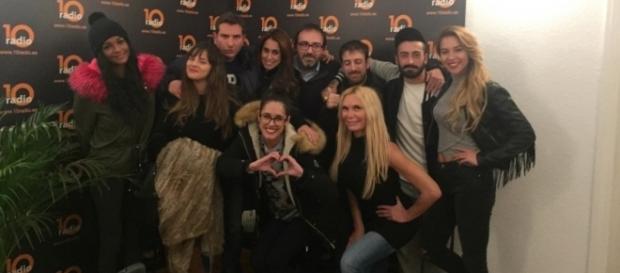 El equipo de La Noche Pirata junto a Rebeca GH 17 El equipo de La Noche Pirata junto a Rebeca GH 17