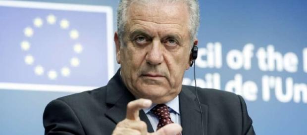 Il commissario europeo Dimitris Avramopoulos Il commissario europeo Dimitris Avramopoulos