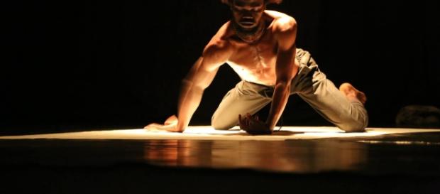 Le danseur-Chorégraphe-Performeur Snake Le danseur-Chorégraphe-Performeur Snake