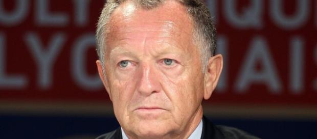 Ligue 1 : Jean-Michel Aulas répond sur Twitter Ligue 1 : Jean-Michel Aulas répond sur Twitter