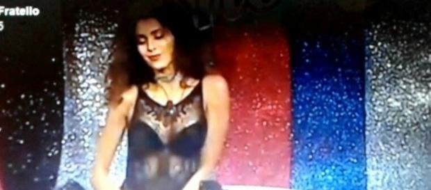 Mariana Rodriguez si è scatenata in una lap dance bollente Mariana Rodriguez si è scatenata in una lap dance bollente
