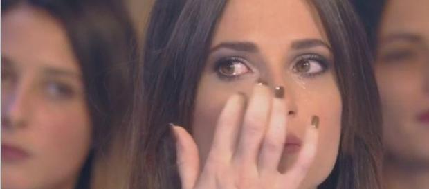 Nabilla fait pleurer Capucine Anav Nabilla fait pleurer Capucine Anav
