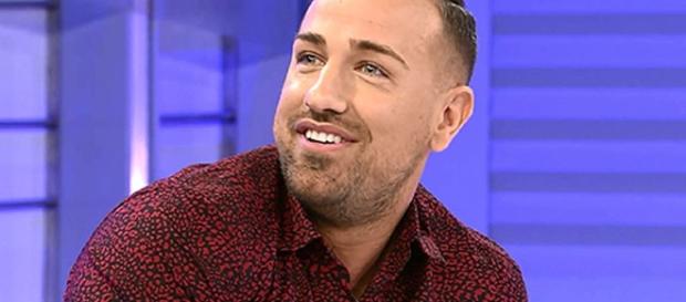 Rafa Mora presenta a su novia Macarena en 'MYHYV' - QuéMeDices! - diezminutos.es Rafa Mora presenta a su novia Macarena en 'MYHYV' - QuéMeDices! - diezminutos.es
