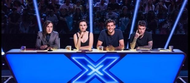 Robbie Williams e Shawn Mendes ospiti della terza puntata di x-factor 10 Robbie Williams e Shawn Mendes ospiti della terza puntata di x-factor 10